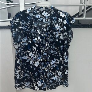 Calvin Klein top size XL